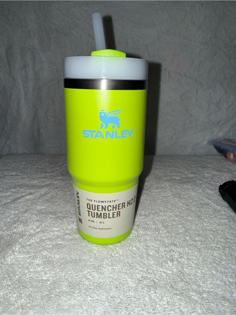 Stanley Quencher H2.0 Tumbler - Neon green  - 14 oz